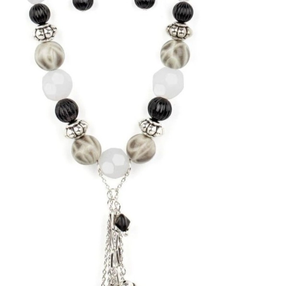 Paparazzi Silver and Black Statement Necklace Break A Leg! Fashion Jewelry - Picture 2 of 8